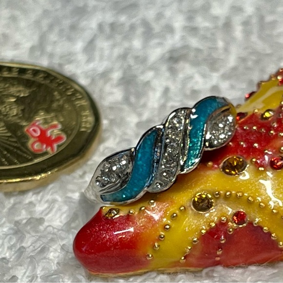 🦋Cute silver plate ring with rhinestone and inlay opal look/costume NWOT - Picture 10 of 10